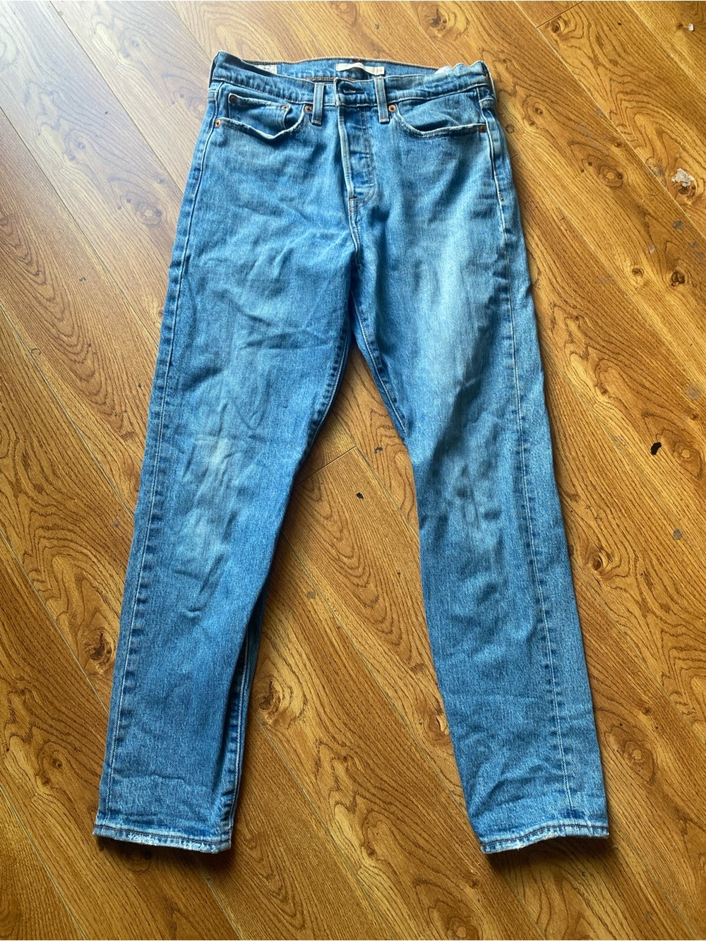 Levi’s Women's Straight Leg Jeans in Light Blue 28